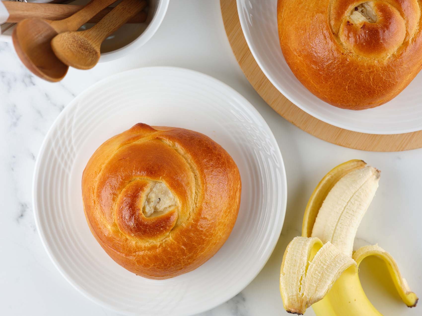 Bulochka tvorog-bananli.