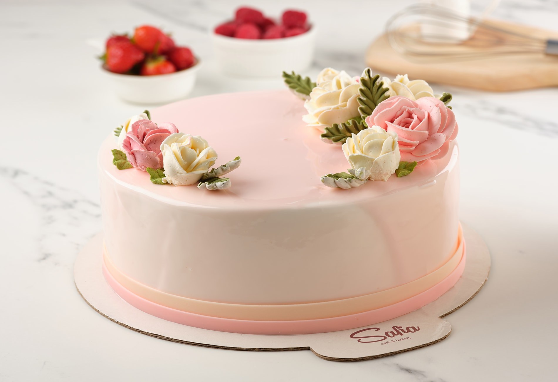 Tort Safia bezatilgan