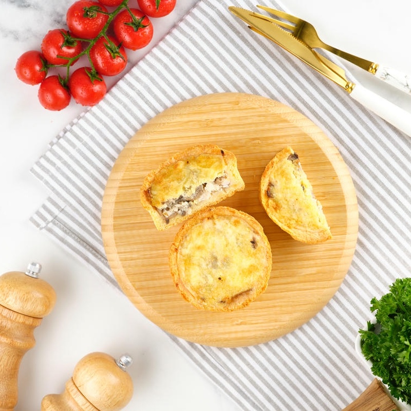 Киш с курицей, грибами и сыром