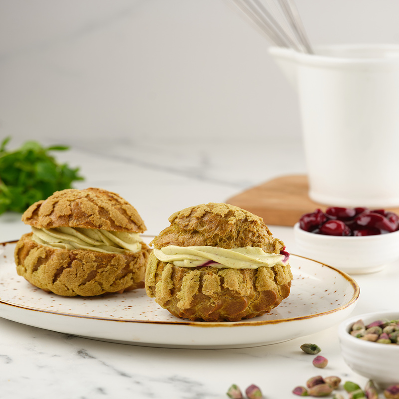 Эклер Фисташка-вишня