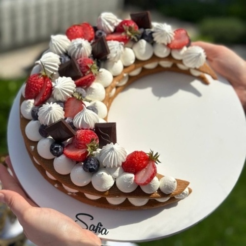 Фруктовый полумесяц Хайит